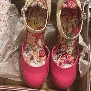 Bamboo Fuchsia Wedges 8 1/2